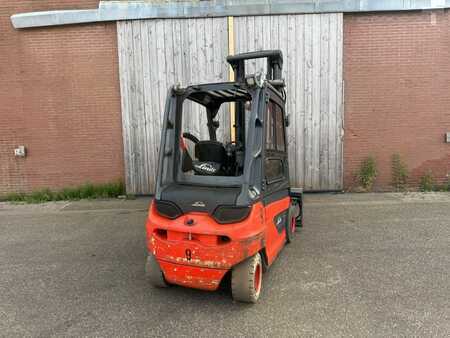 4-wiel elektrische heftrucks 2019  Linde E30-01 (4)