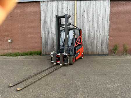 4-wiel elektrische heftrucks 2019  Linde E30-01 (5)