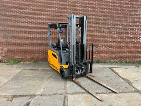 Electric - 3 wheels - Jungheinrich EFG220 (1)