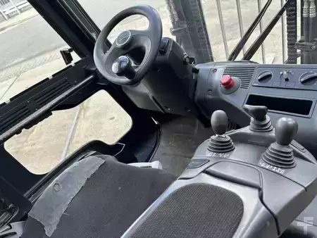Elektromos 4 kerekű 2019  Linde E25-01 (10)