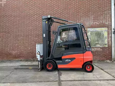 Elektromos 4 kerekű 2019  Linde E25-01 (2)