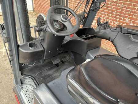 Chariots électriques à 4 roues 2018  Linde E16 PH-02 (8)