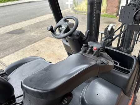Chariots électriques à 4 roues 2018  Linde E16 PH-02 (9)