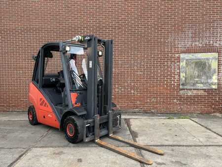 LPG heftrucks 2010  Linde H25T (1)