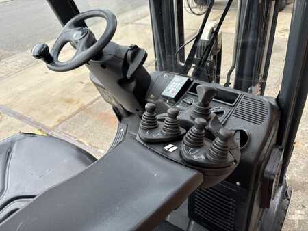 LPG heftrucks 2009  Linde H20T (8)