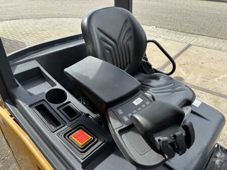 3-wiel elektrische heftrucks - CAT Lift Trucks 2ET4000 (10)