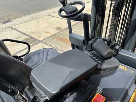 3-wiel elektrische heftrucks - CAT Lift Trucks 2ET4000 (9)
