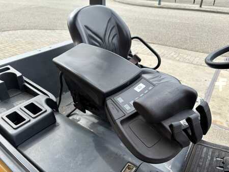 Elektro čtyřkolový VZV - CAT Lift Trucks 2EP5000 (10)