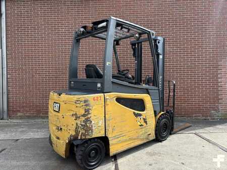 Elektro čtyřkolový VZV - CAT Lift Trucks 2EP5000 (4)