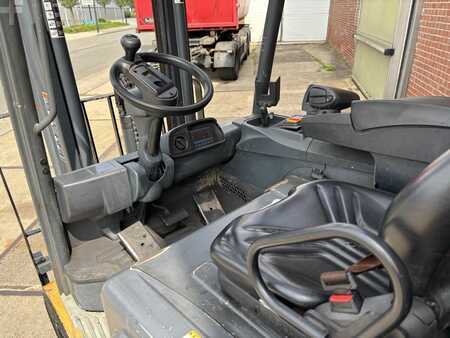 Elektro čtyřkolový VZV - CAT Lift Trucks 2EP5000 (8)