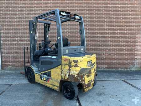 Elektro čtyřkolový VZV - CAT Lift Trucks 2EP5000 (4)