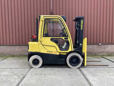 Propane Forklifts 2010  Hyster H2.5FT (6) 
