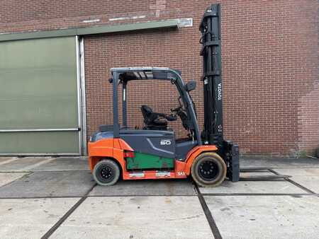 Elektromos 4 kerekű 2018  Toyota 8FBMT50 (2)