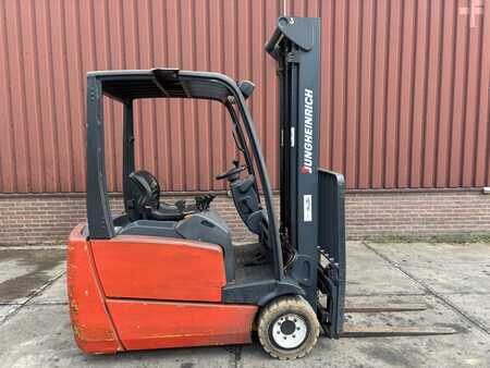 Electric - 3 wheels 2005  Jungheinrich EFG 218k (2)