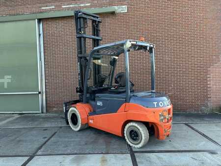 Elektromos 4 kerekű 2018  Toyota 8FBMT50 (3)