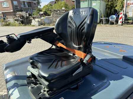 Elektromos 4 kerekű 2018  Toyota 8FBMT50 (8)