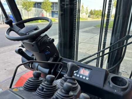 Elektromos 4 kerekű 2016  Toyota 8FBMT50 (10)