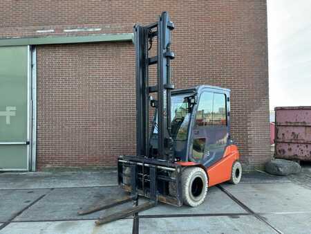 Elektromos 4 kerekű 2016  Toyota 8FBMT50 (5)