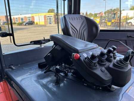 Elektromos 4 kerekű 2016  Toyota 8FBMT50 (9)