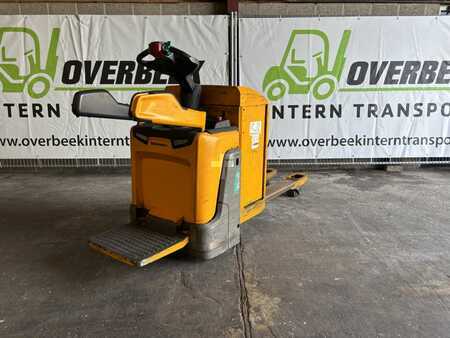 Stacker stå på  Jungheinrich ERE 225 (3)