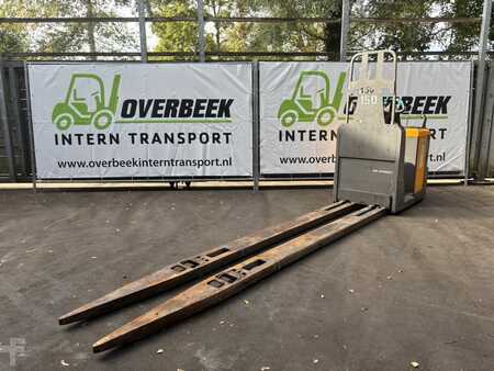 Stacker stå på  Jungheinrich ECE230 (1)