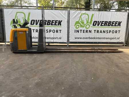 Stacker stå på  Jungheinrich ECE230 (5)