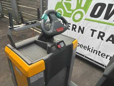 Stacker stå på  Jungheinrich ECE230 (8)