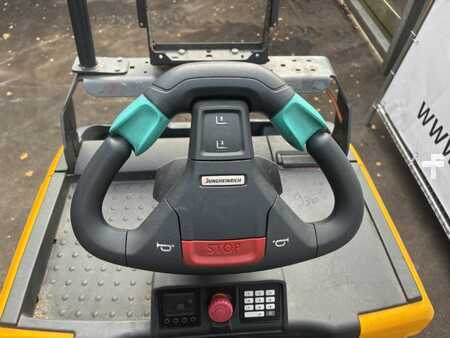 Stacker stå på  Jungheinrich ECE230 (9)