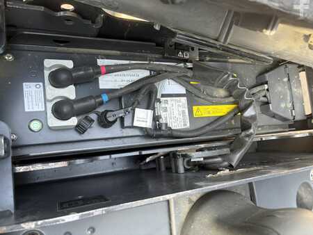 VZV s plošinou pro řidiče 2017  Linde T25SP-02 (4)