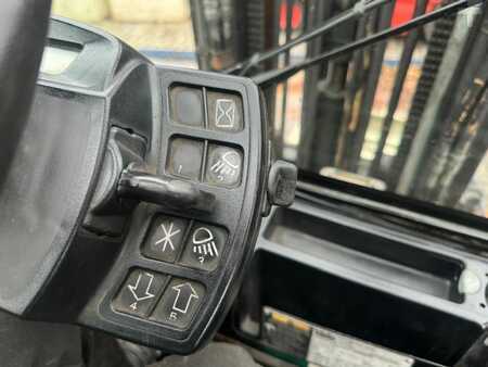 Nestekaasutrukki 2012  Yale GLP30VX (10)