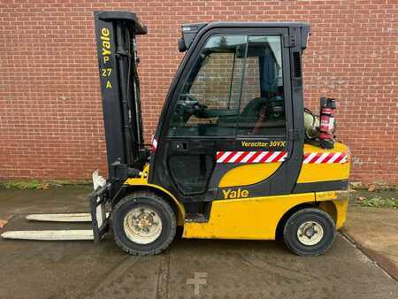 Nestekaasutrukki 2012  Yale GLP30VX (2)