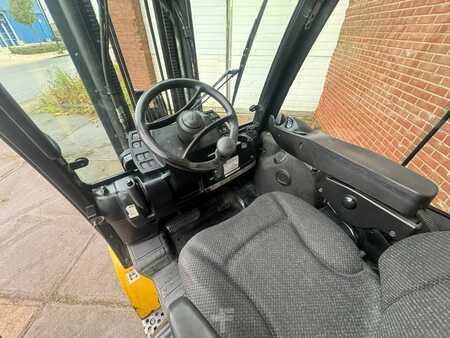 Nestekaasutrukki 2012  Yale GLP30VX (8)