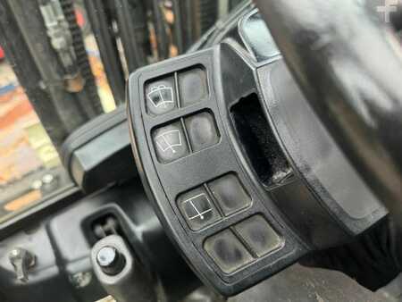 Nestekaasutrukki 2012  Yale GLP30VX (9)