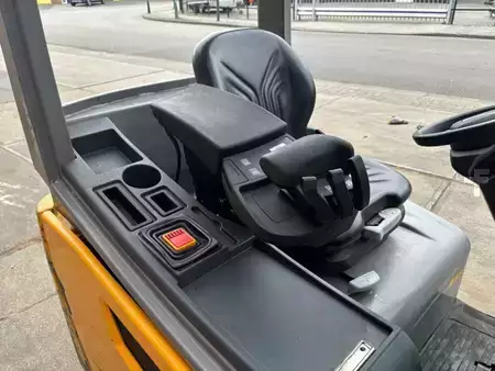 Elektro 3 Rad 2018  Jungheinrich EFG 216k (8)