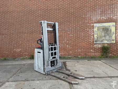 Stacker pedestre 2018  Still EXV 14 (1)