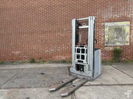 Stacker pedestre 2018  Still EXV 14 (6)