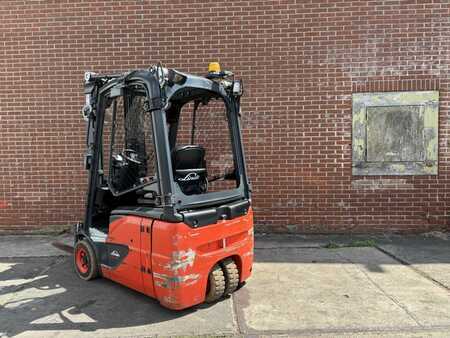 Elektryczne 3-kołowe 2019  Linde E14-02 (3)