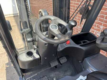 Elektryczne 3-kołowe 2019  Linde E14-02 (8)