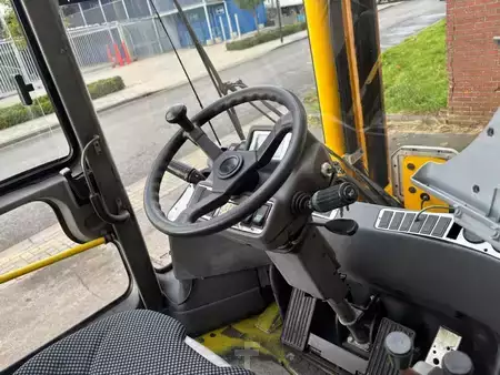 Diesel truck 2017  Kalmar DCF 80-6 (9)