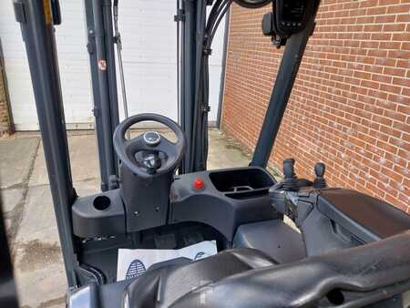 Eléctrico - 4 rodas 2017  Linde E16PH-02 (9)