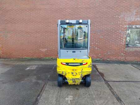 Elektromos 4 kerekű 2018  Jungheinrich EFG 320 (7)