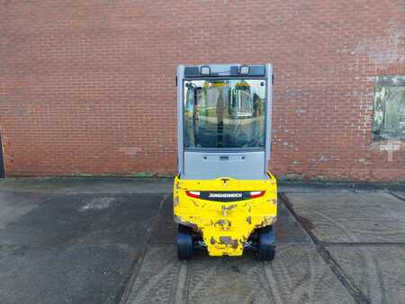 Elektromos 4 kerekű 2018  Jungheinrich EFG 320 (4)