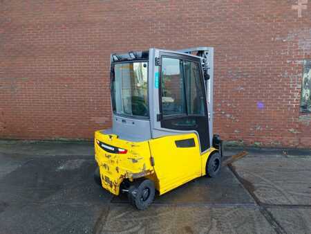 Elektromos 4 kerekű 2018  Jungheinrich EFG 320 (5)