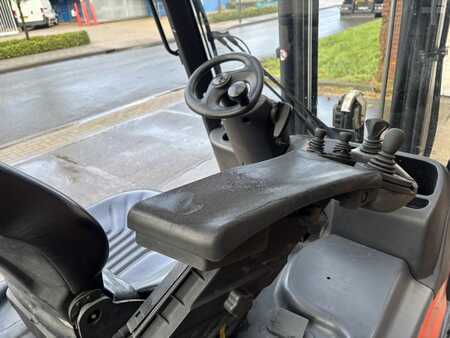 Eléctrico - 4 rodas 2013  Linde E16PH-01 (9)