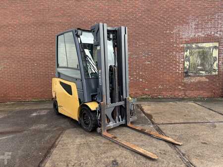 Elektrisk- 4 hjul - CAT Lift Trucks 2EP6000 (1)