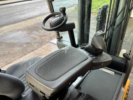 Elektromos 4 kerekű 2018  Jungheinrich EFG 320 (9)