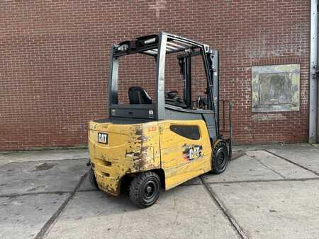 Elektro čtyřkolový VZV - CAT Lift Trucks 2EP5000 (4)