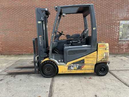 Elektro čtyřkolový VZV - CAT Lift Trucks 2EP5000 (6)