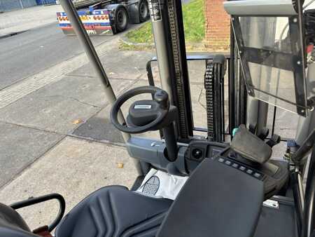 Sähkö - 4 pyör 2018  Jungheinrich EFG320 (9)