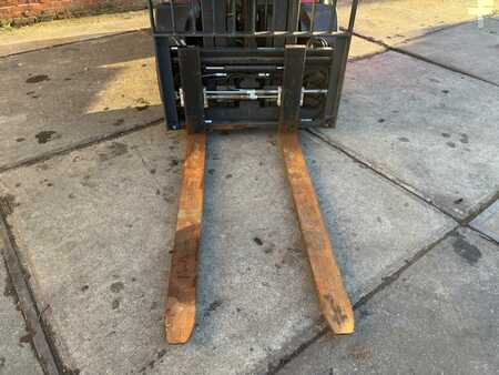 Nestekaasutrukki 2015  Linde H35T (7)